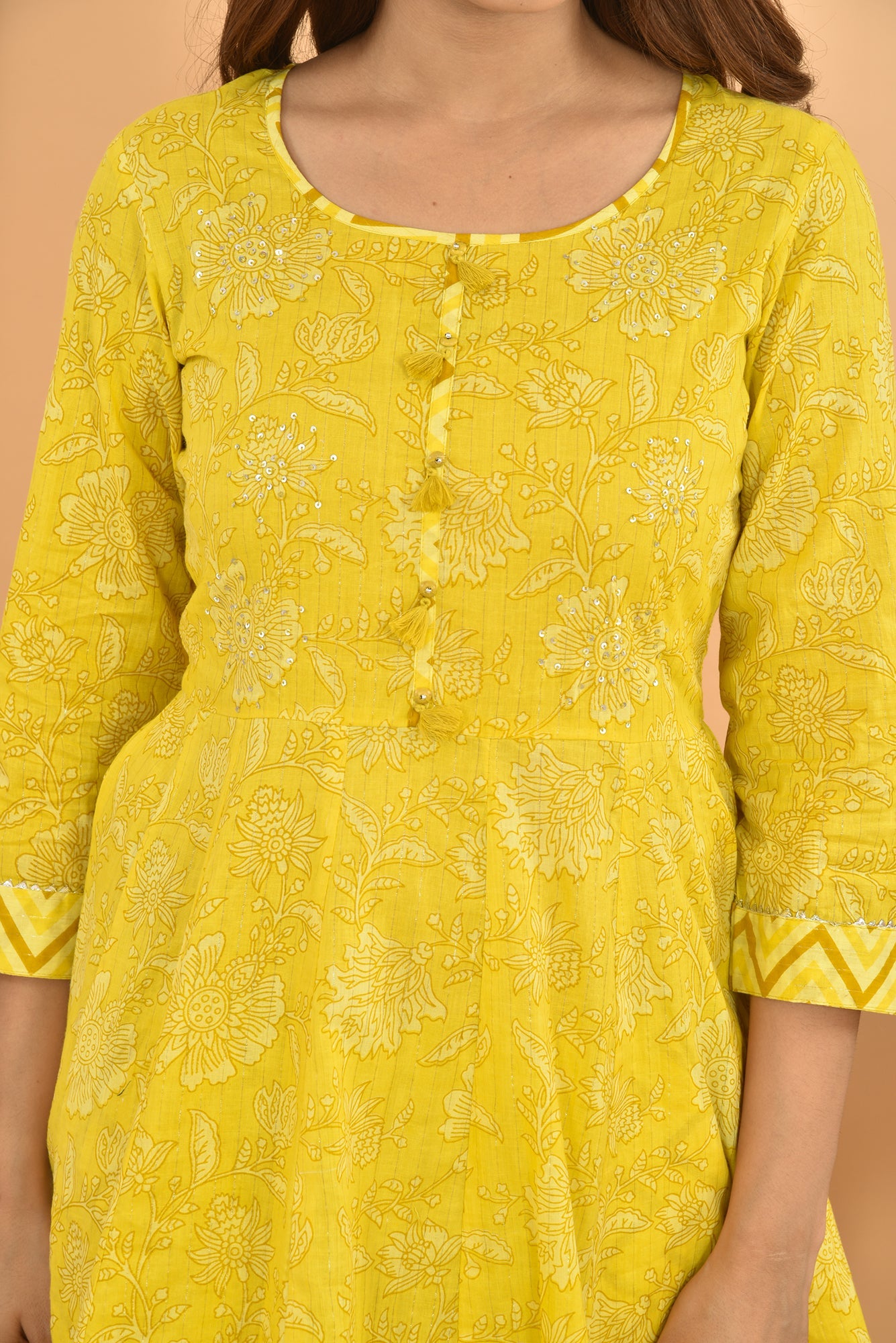 Kaajh Women's Yellow Floral Printed Mini Kurta Pant Set