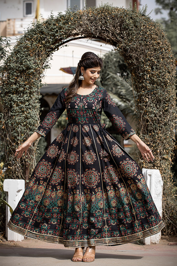 Kaajh Women's Black Gold Printed Ethnic Gown