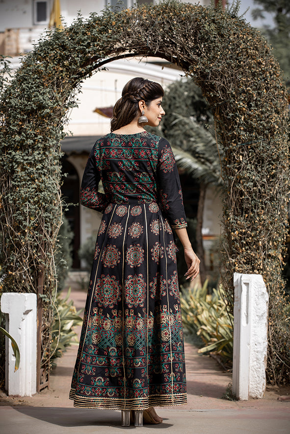 Kaajh Women's Black Gold Printed Ethnic Gown
