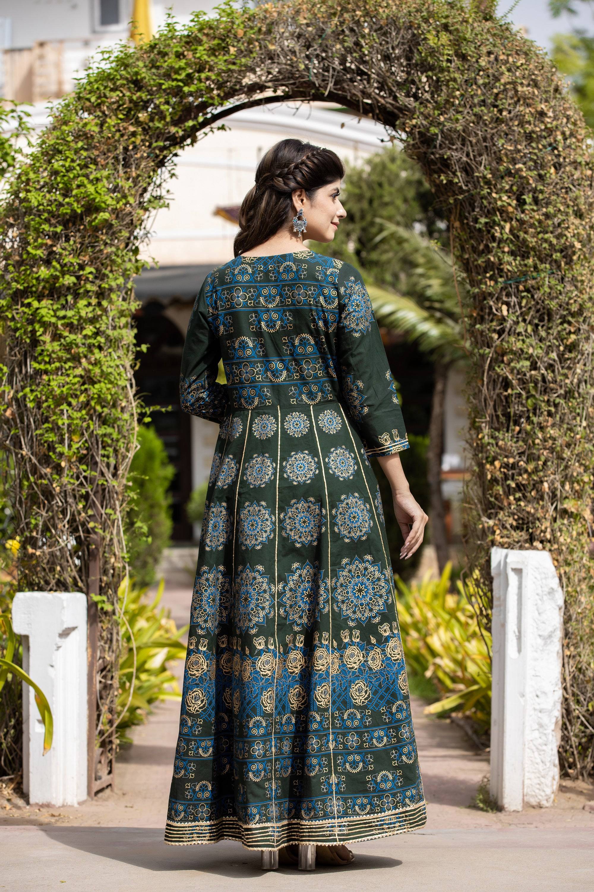 Kaajh Women's Green Gold Printed Ethnic Gown
