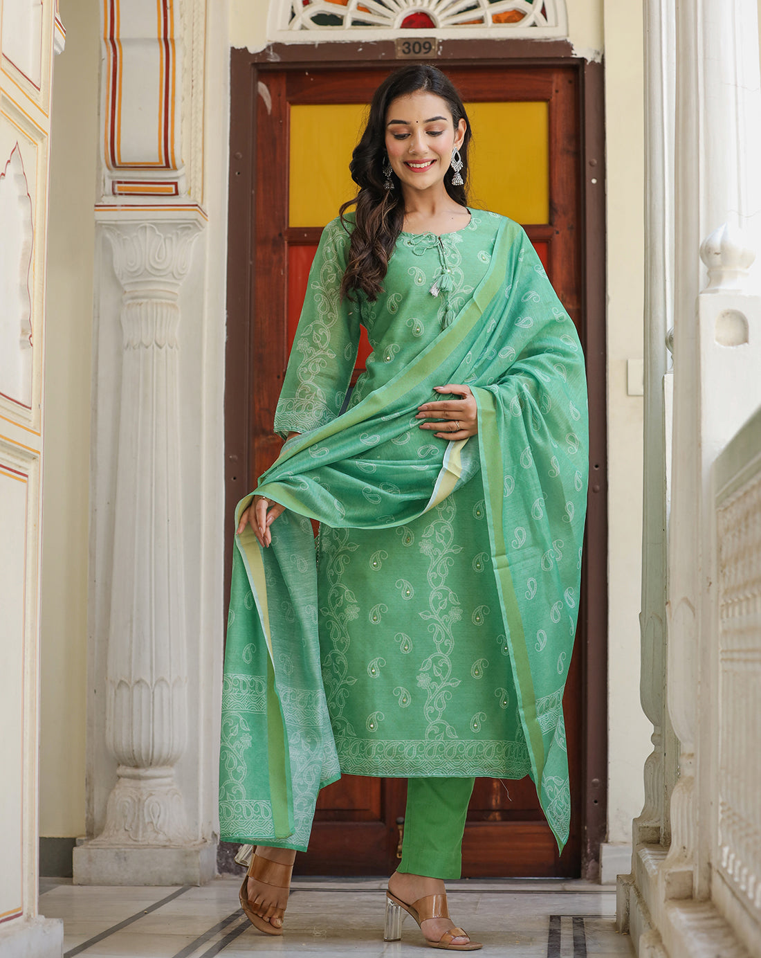 Kaajh Women's Green Printed Chanderi Kurta Set With Pant And Dupatta