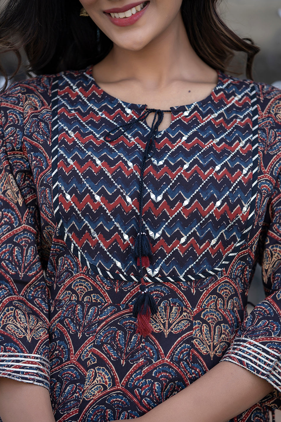 Kaajh Women's Navy Blue Printed Cotton Kurta Pant Set