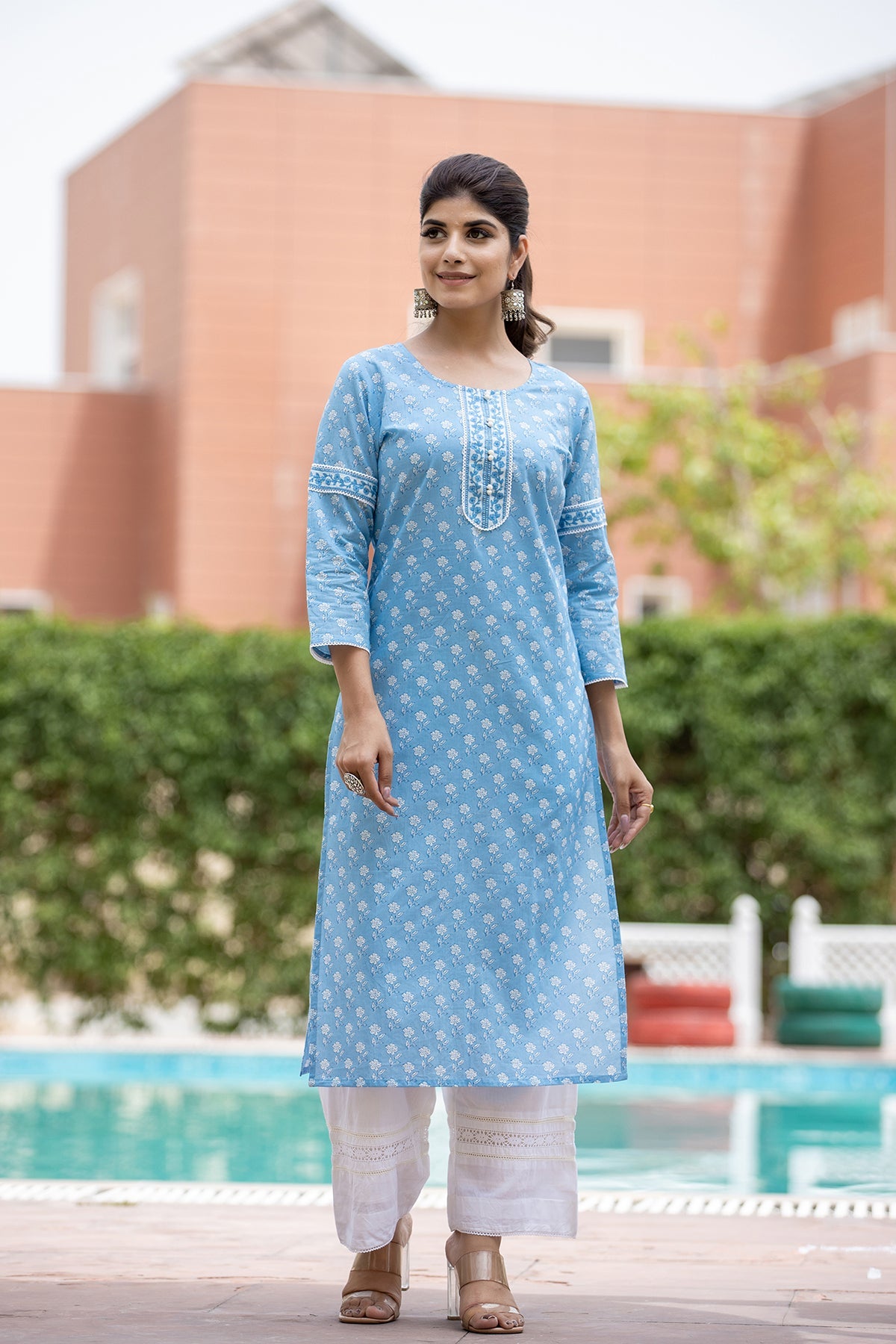 Kaajh Women's Sky Blue Floral Print Cotton Casual Kurta
