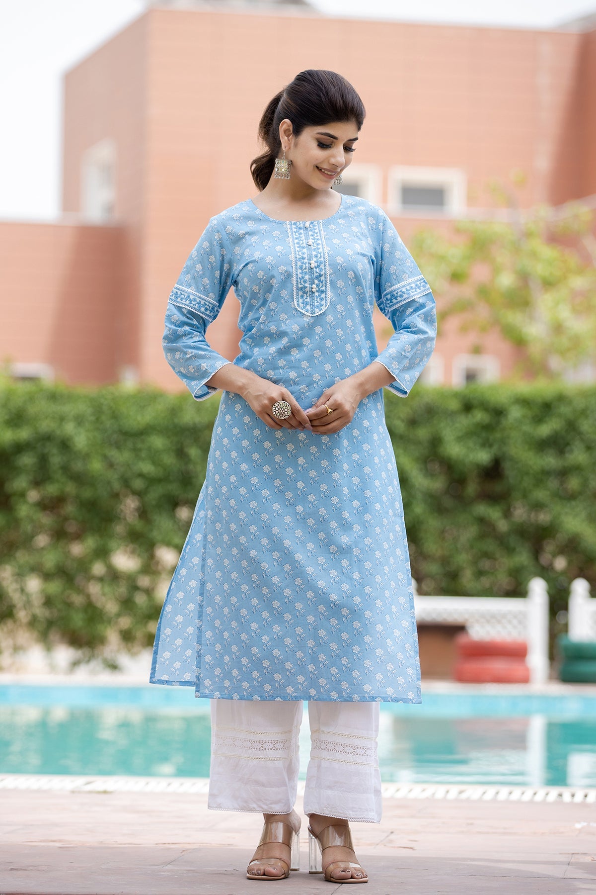 Kaajh Women's Sky Blue Floral Print Cotton Casual Kurta