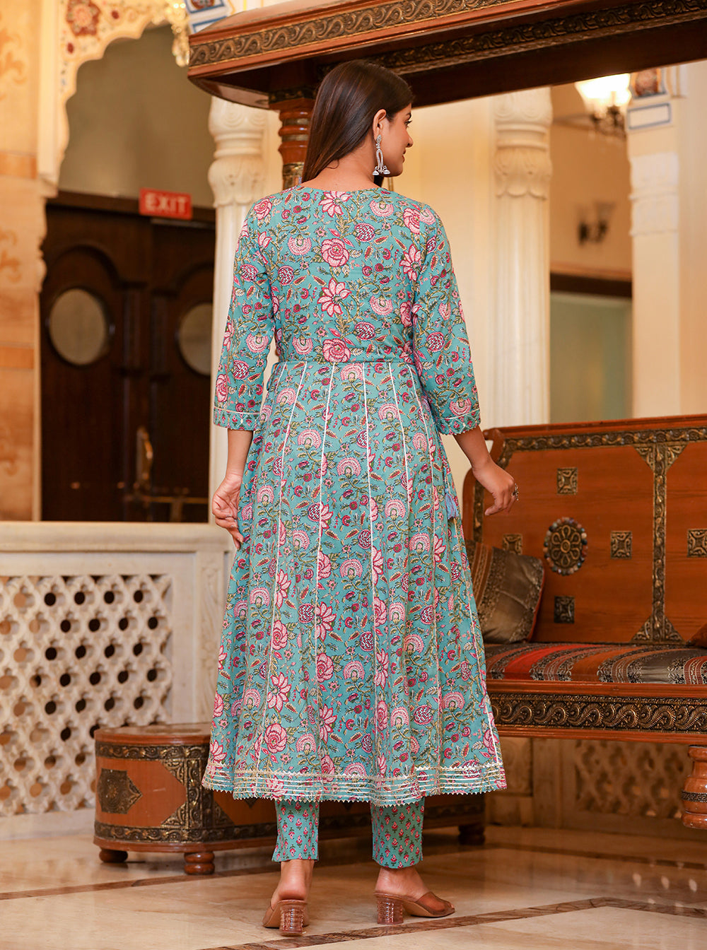 Kaajh Women's Turquoise Floral Print Flared Anarkali Kurta With Pant