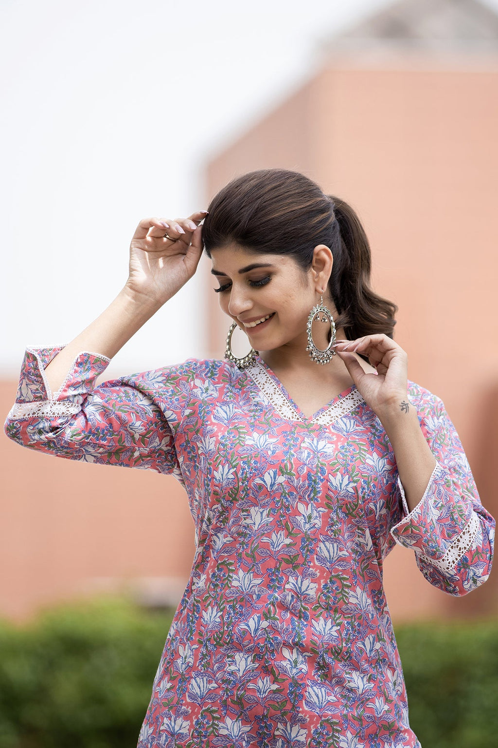 Kaajh Women's Pink Floral Printed Cotton Kurta