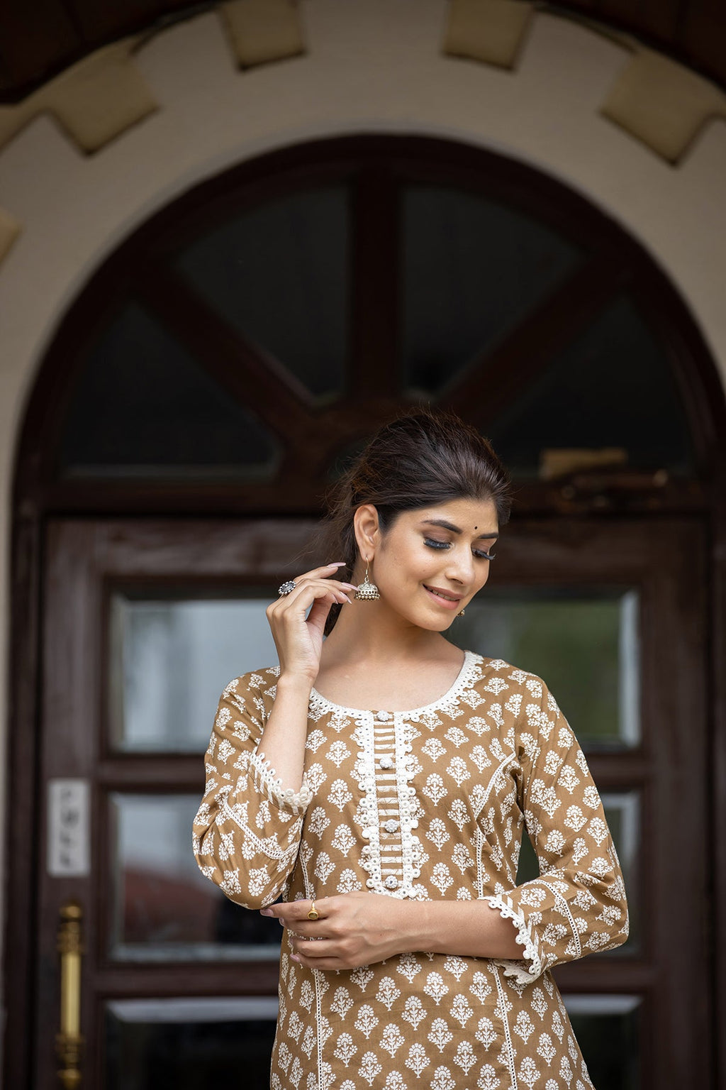 Kaajh Women's Coffee Brown Floral Printed Cotton Kurta Pant Dupatta Set