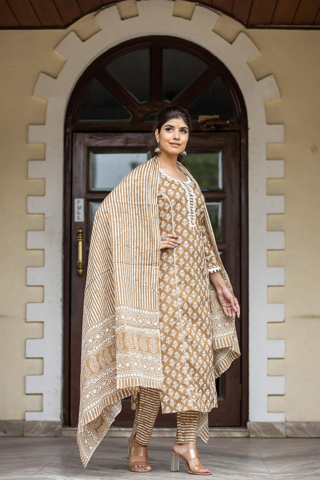 Kaajh Women's Coffee Brown Floral Printed Cotton Kurta Pant Dupatta Set