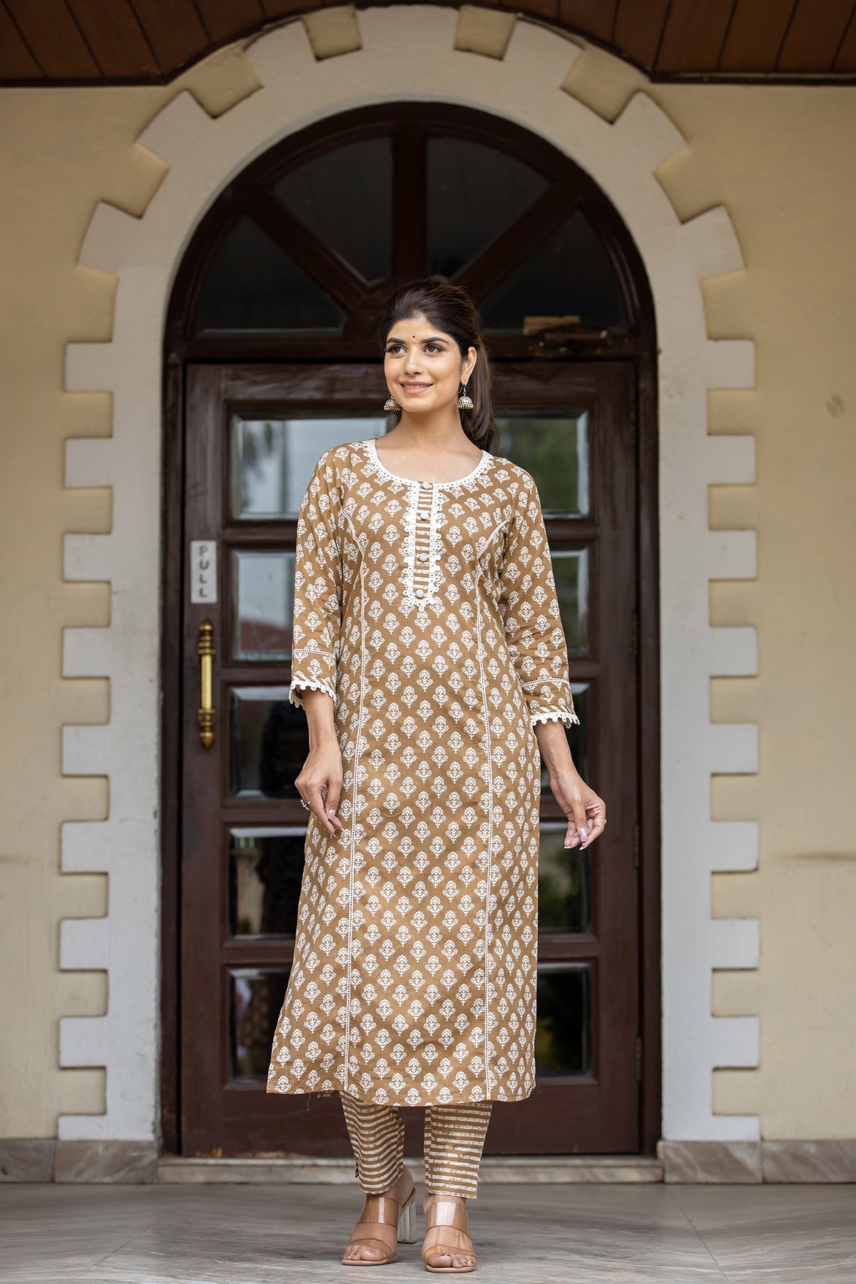 Kaajh Women's Coffee Brown Floral Printed Cotton Kurta Pant Dupatta Set