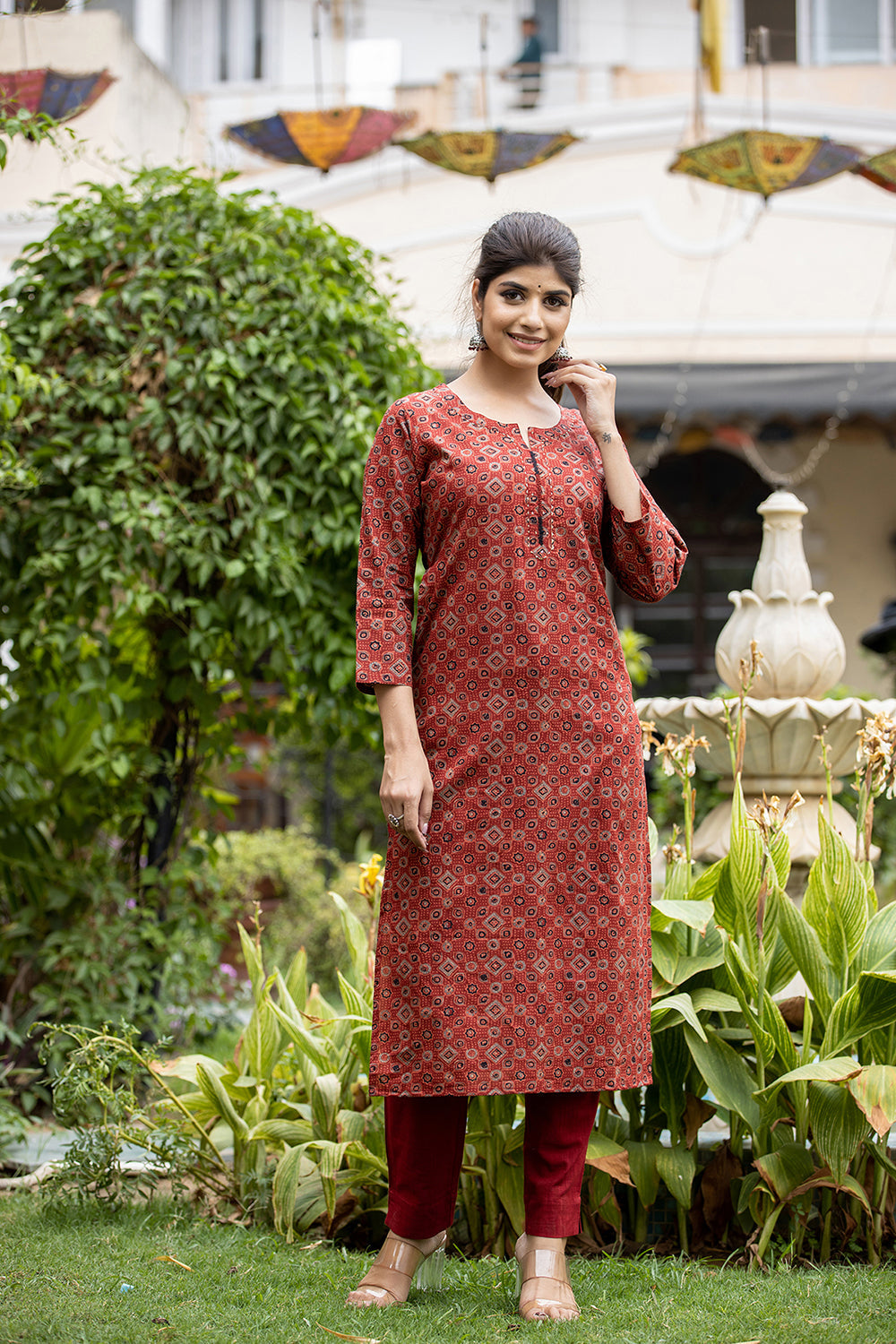 Kaajh Women's Maroon Printed Cotton Kurta Pant Dupatta Set