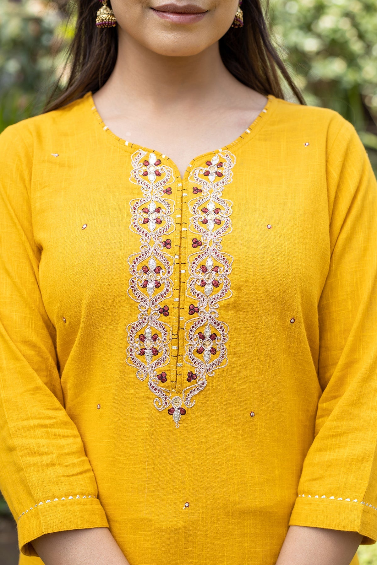 Kaajh Women's Yellow Zari Embroidery Kurta Pant Set With Dupatta