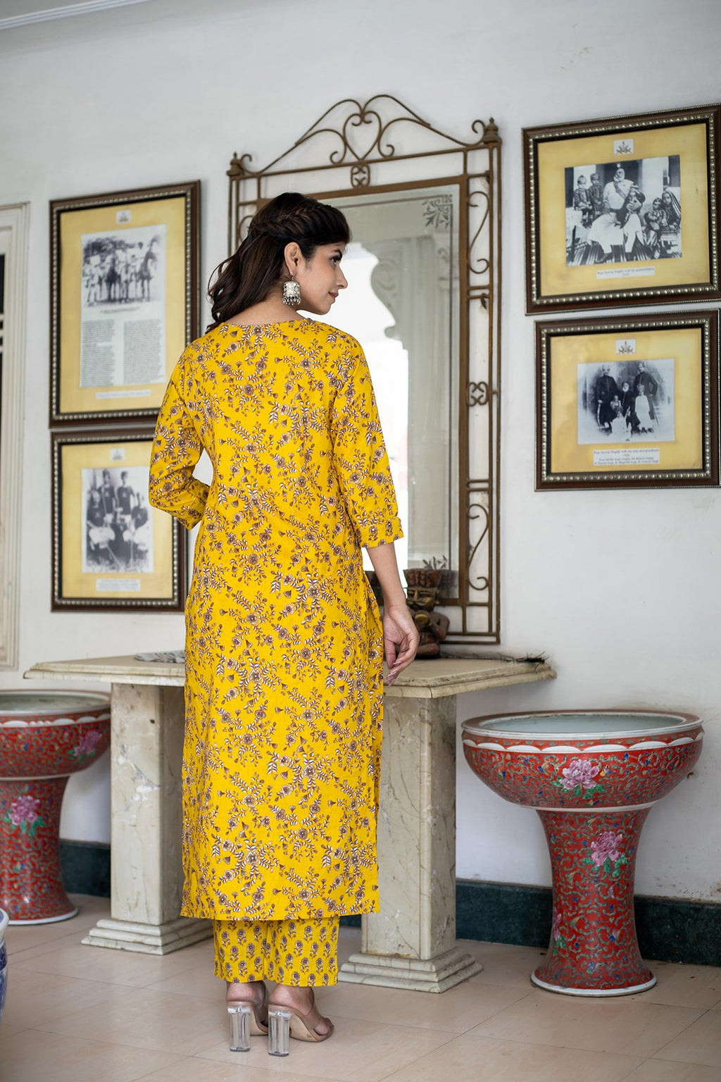 Kaajh Women's Yellow Floral Print Kurta Pant Set