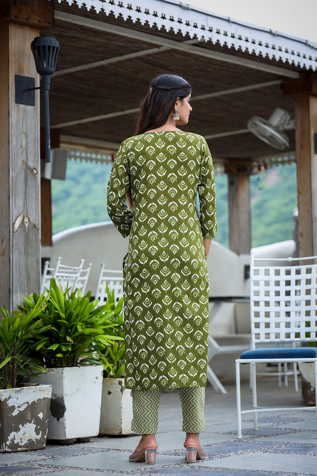 Kaajh Women's Green Floral Printed Kurta Pant Set