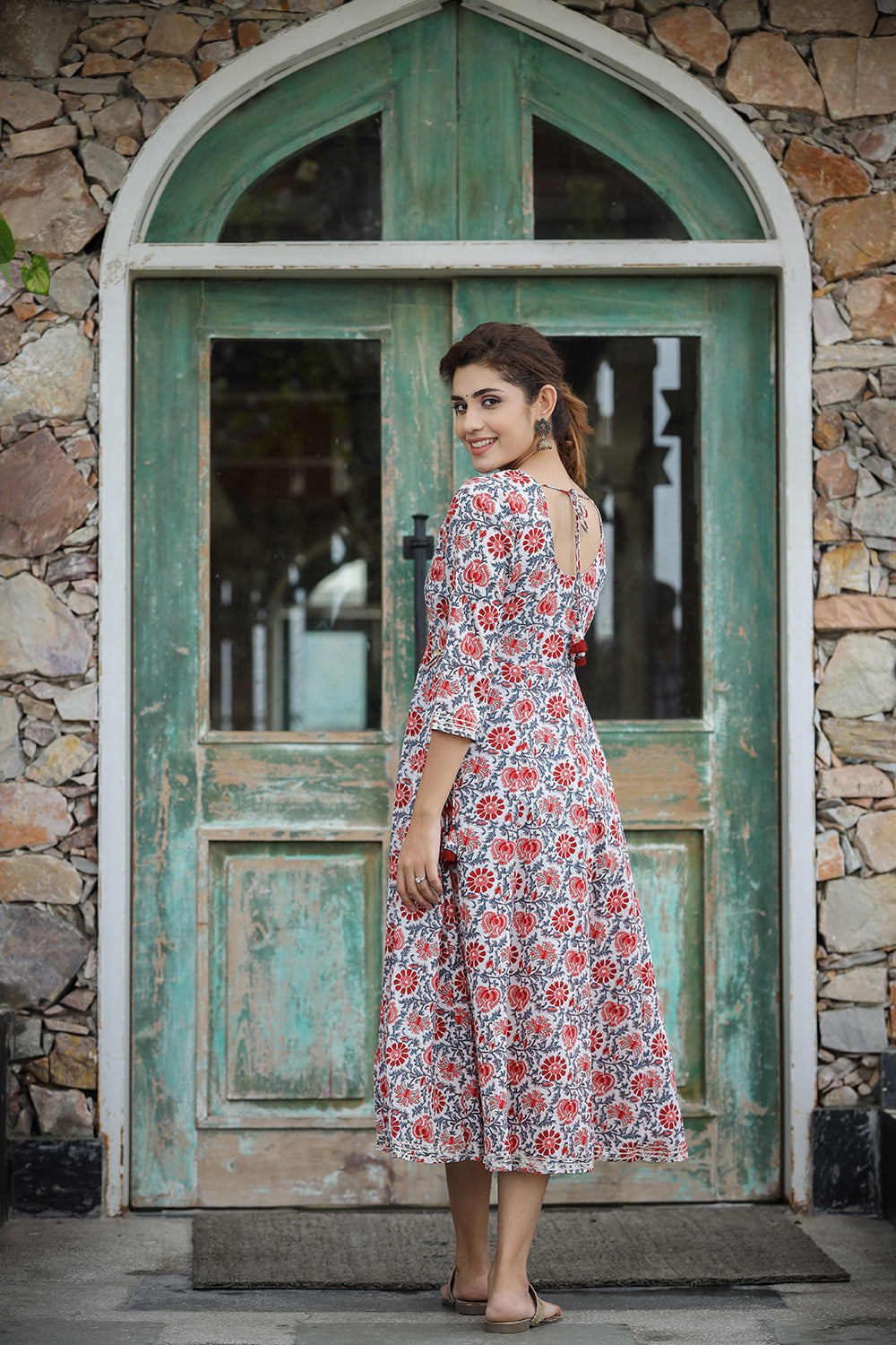 Kaajh Women's White Blue Floral Printed Cotton Ethnic Dress