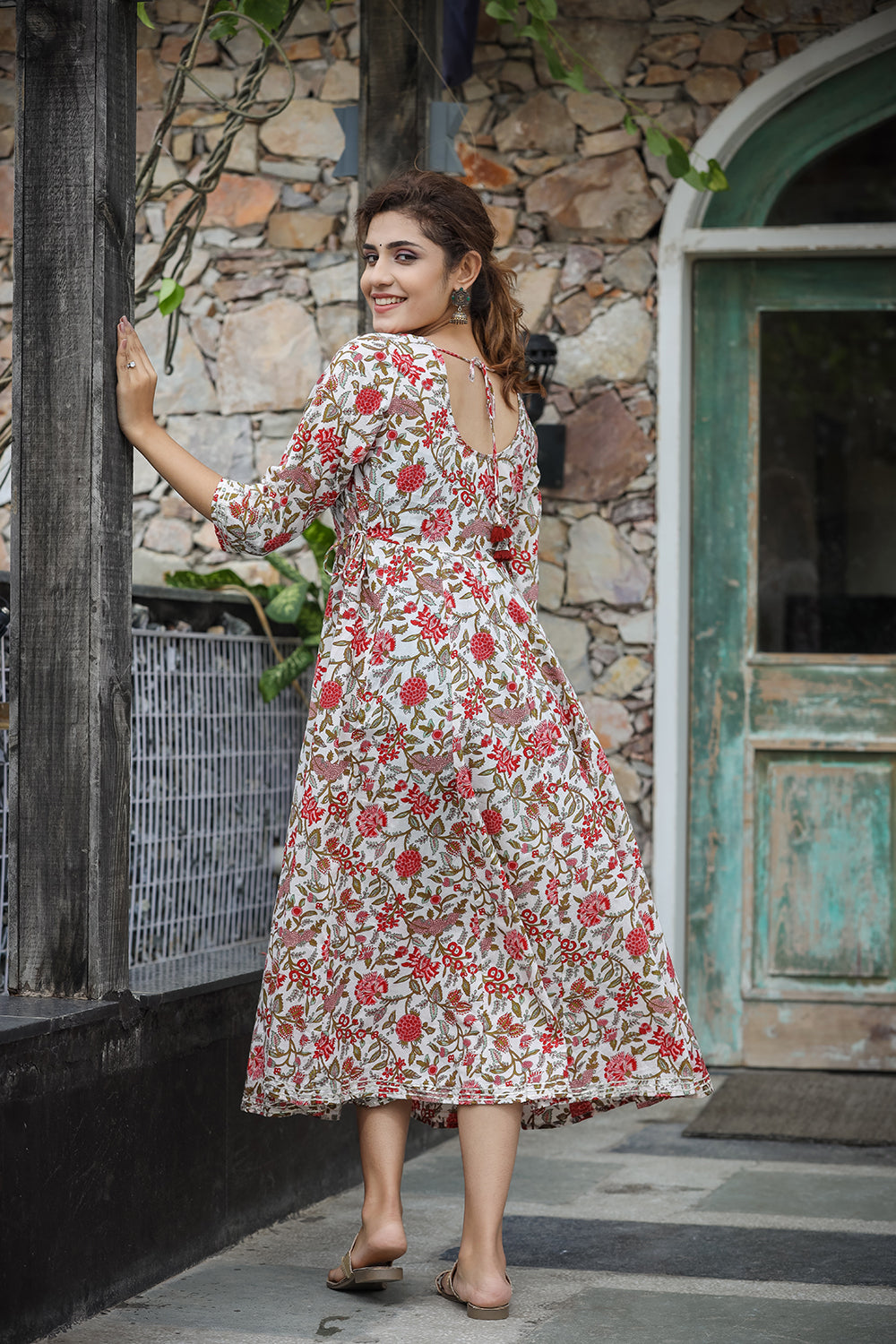 Kaajh Women's White Red Floral Printed Cotton Ethnic Dress