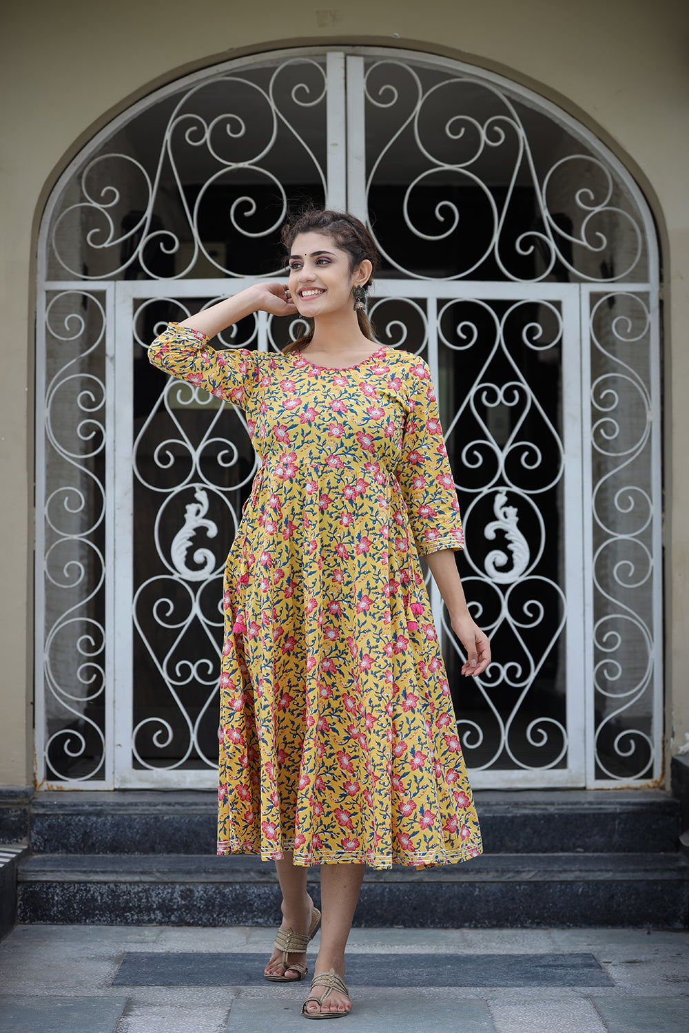 Kaajh Women's Yellow Floral Printed Cotton Ethnic Dress