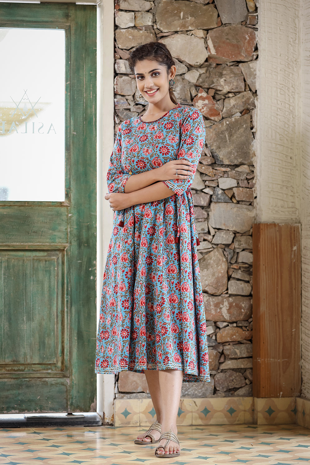 Kaajh Women's Blue Red Floral Printed Cotton Ethnic Dress