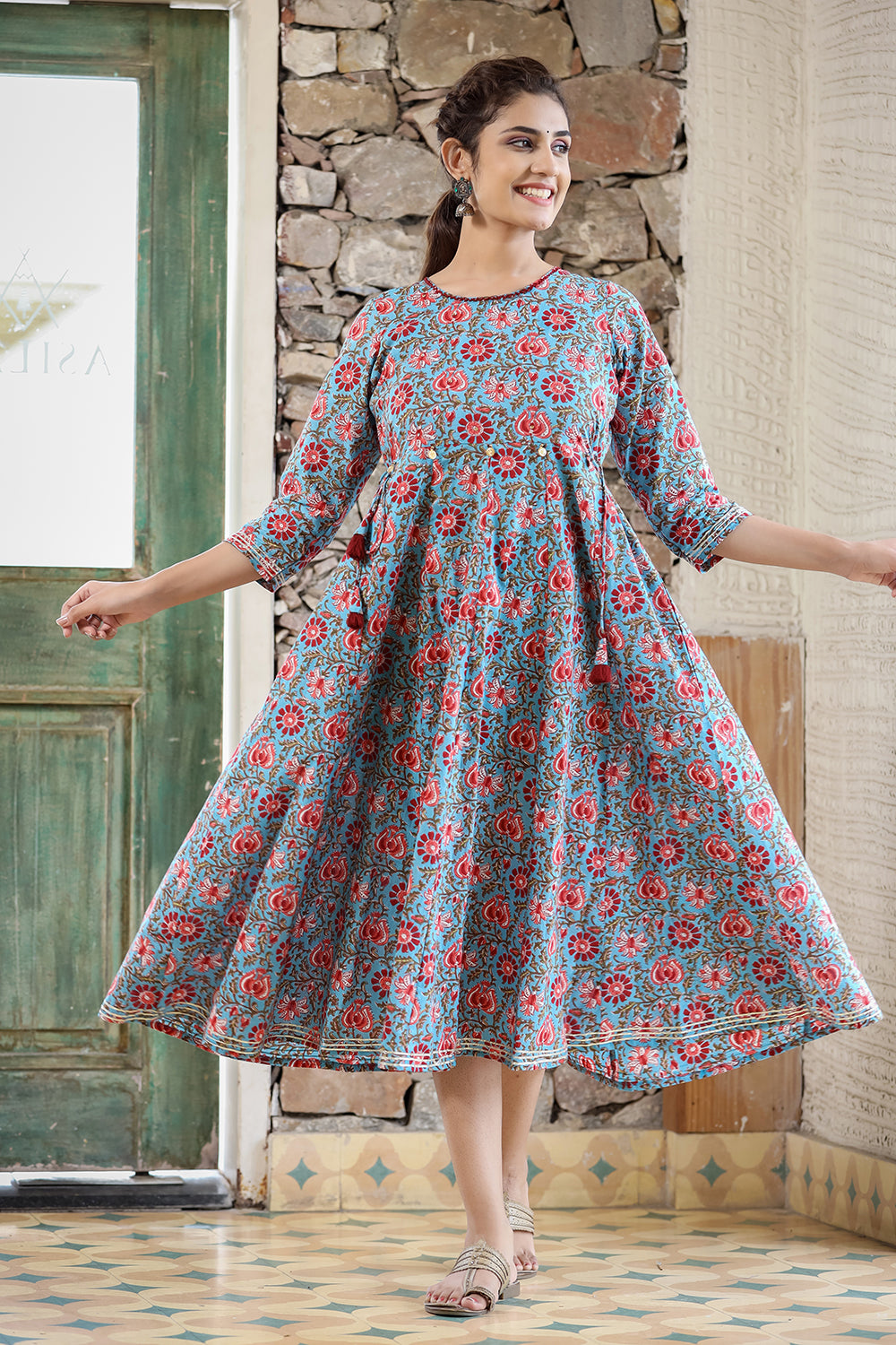 Kaajh Women's Blue Red Floral Printed Cotton Ethnic Dress