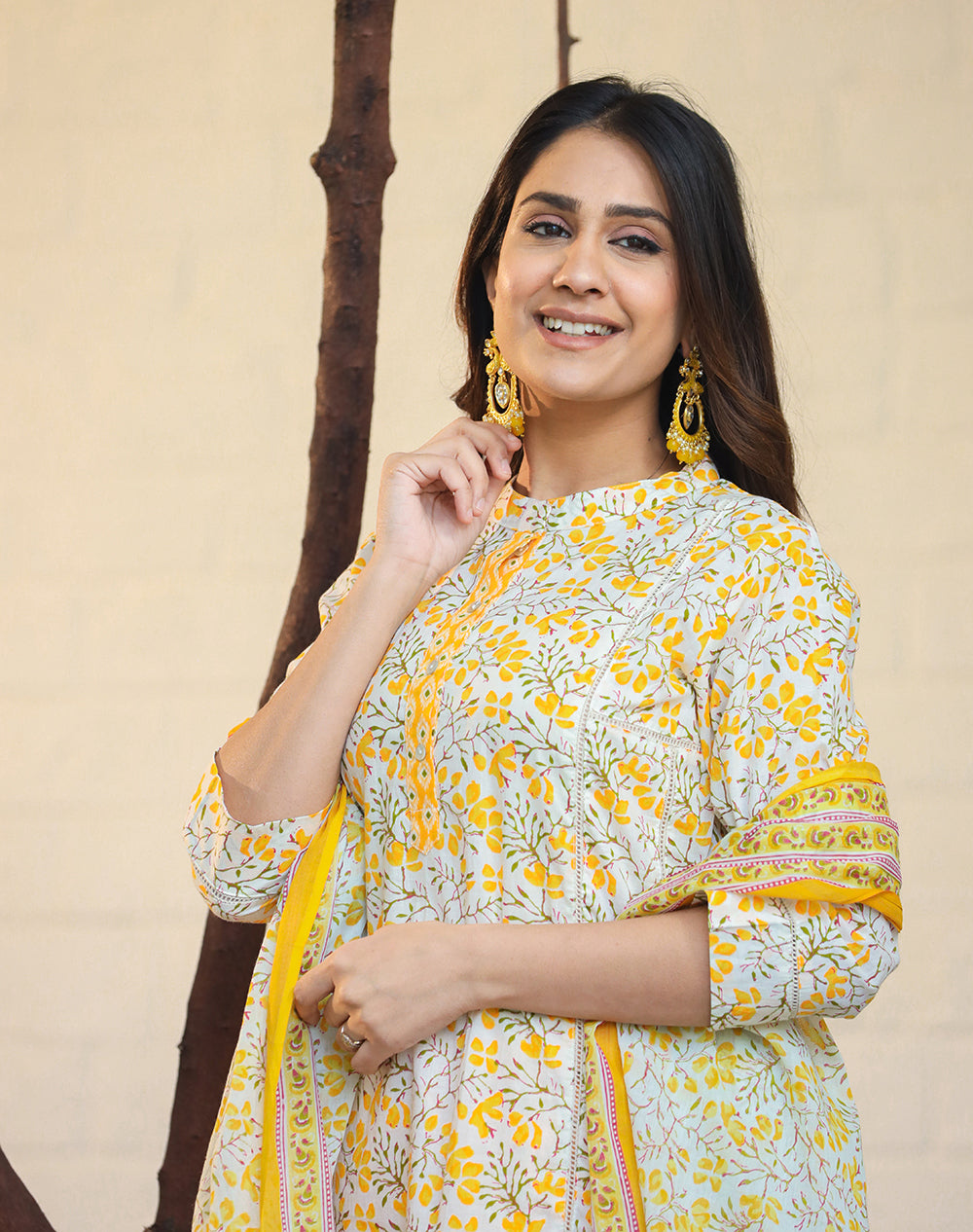 Kaajh Woman's Yellow Ethnic Print Cotton Kurta Pant Set With Dupatta