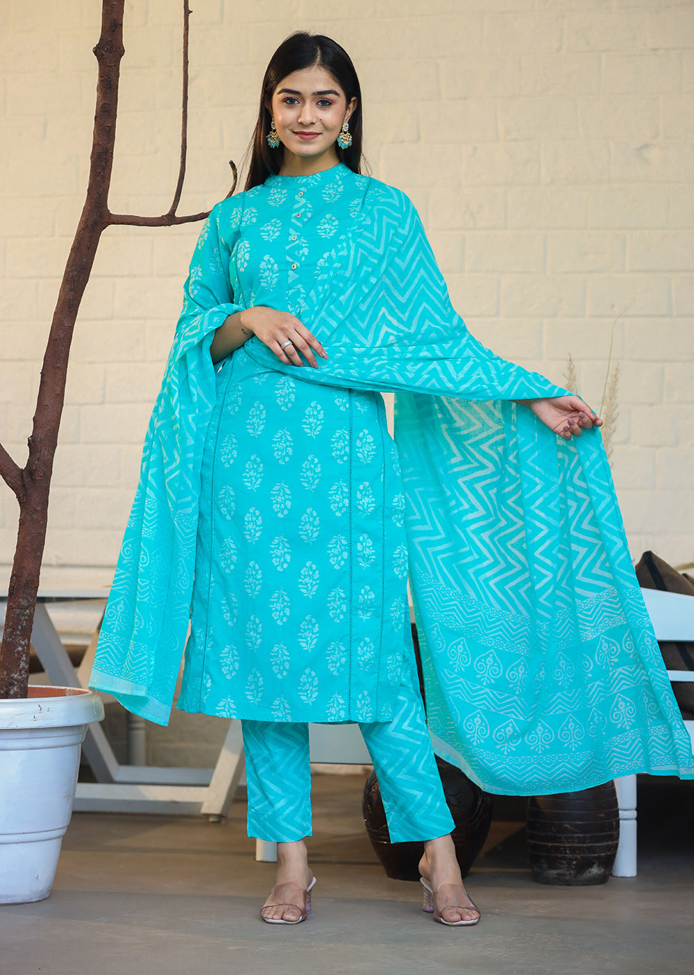 Kaajh Woman's Turqouise Green Block Print Cotton Kurta Pant Set With Dupatta