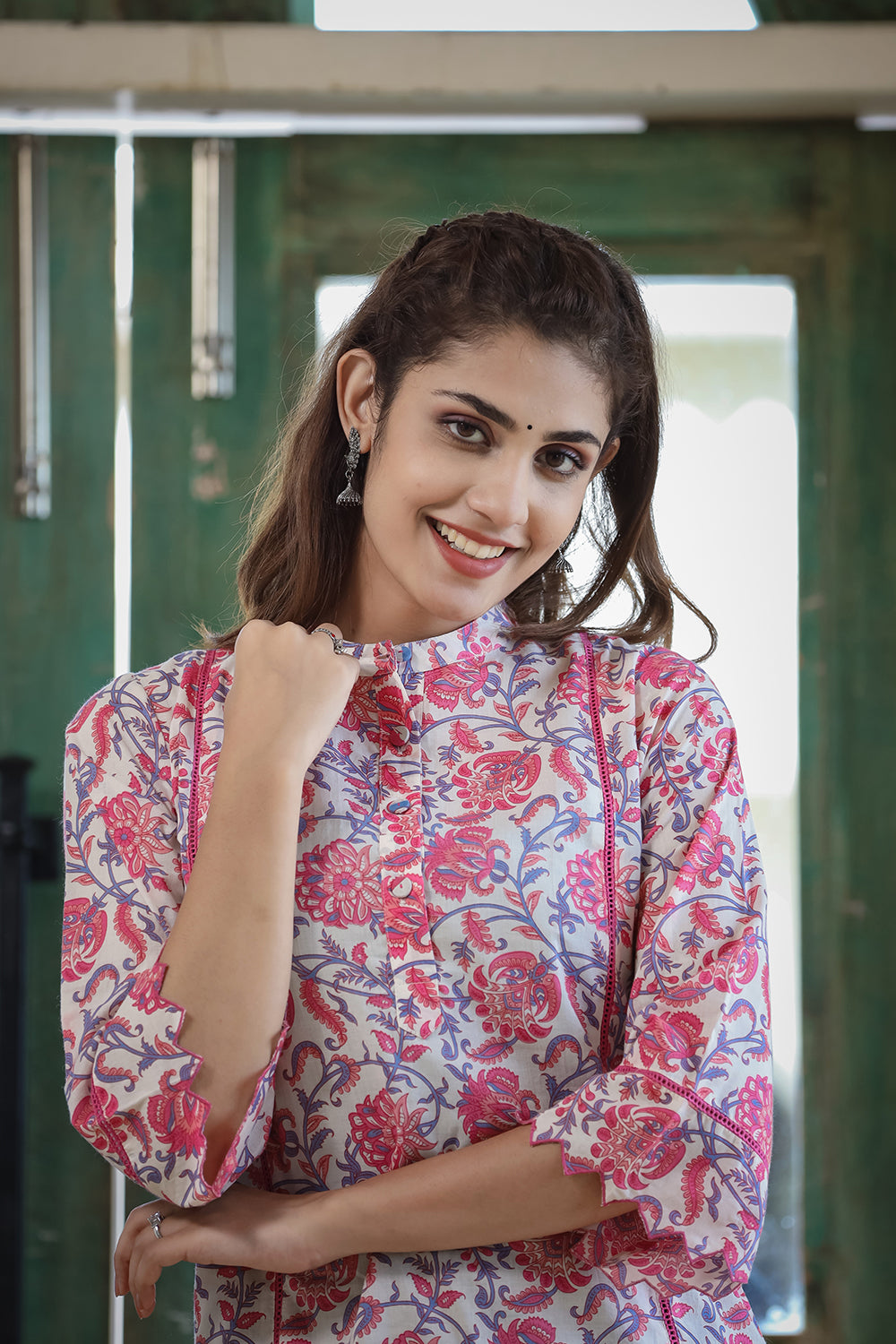 Kaajh Women's Pink Floral Printed Kurta Pant Set