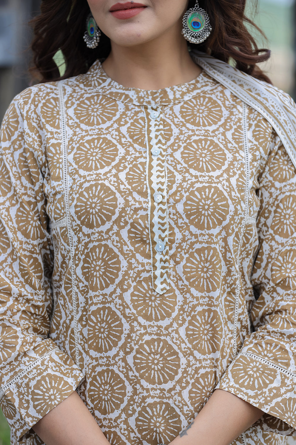 Kaajh Women's Brown Floral Cotton Suit Set