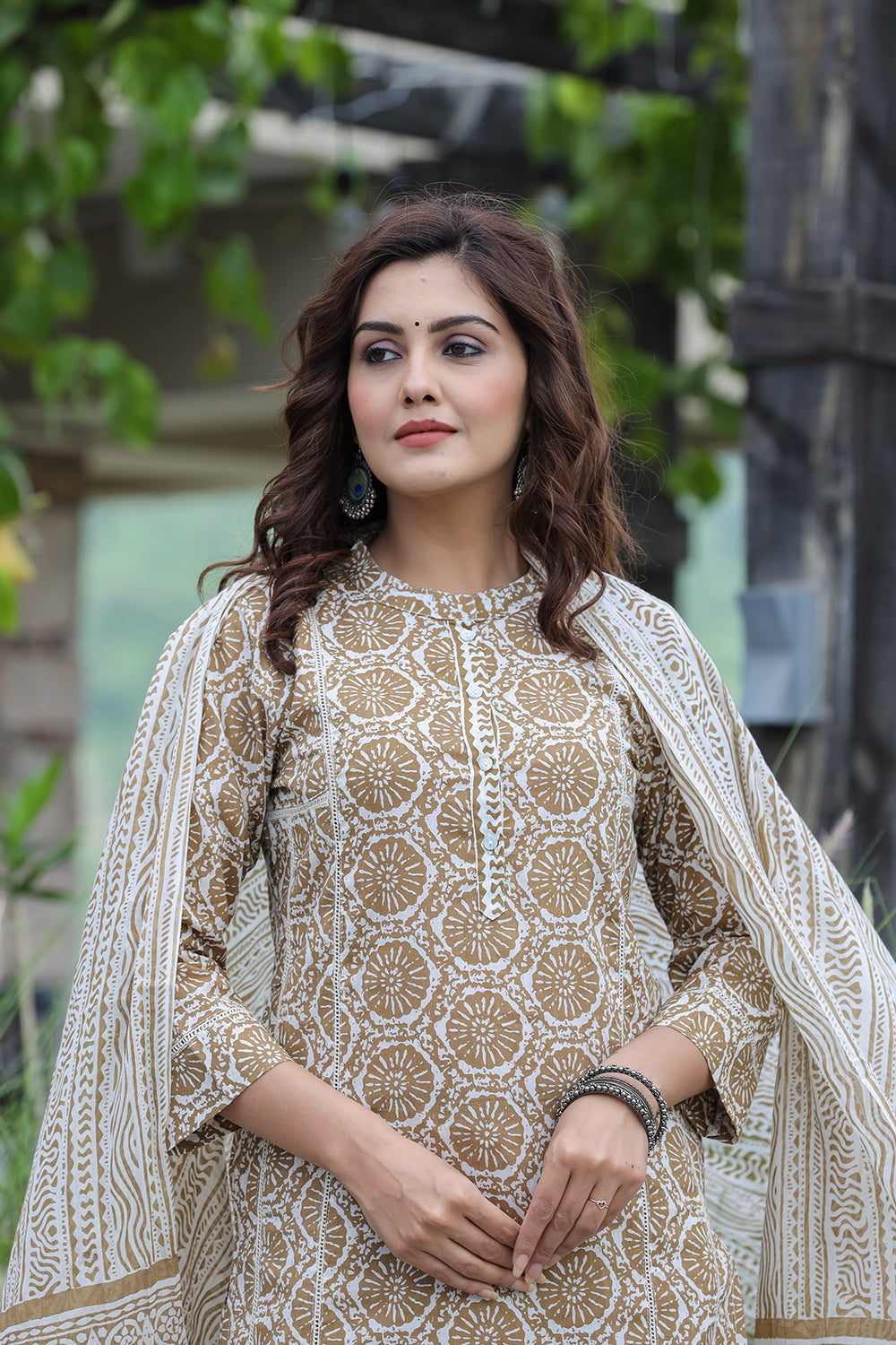 Kaajh Women's Brown Floral Cotton Suit Set