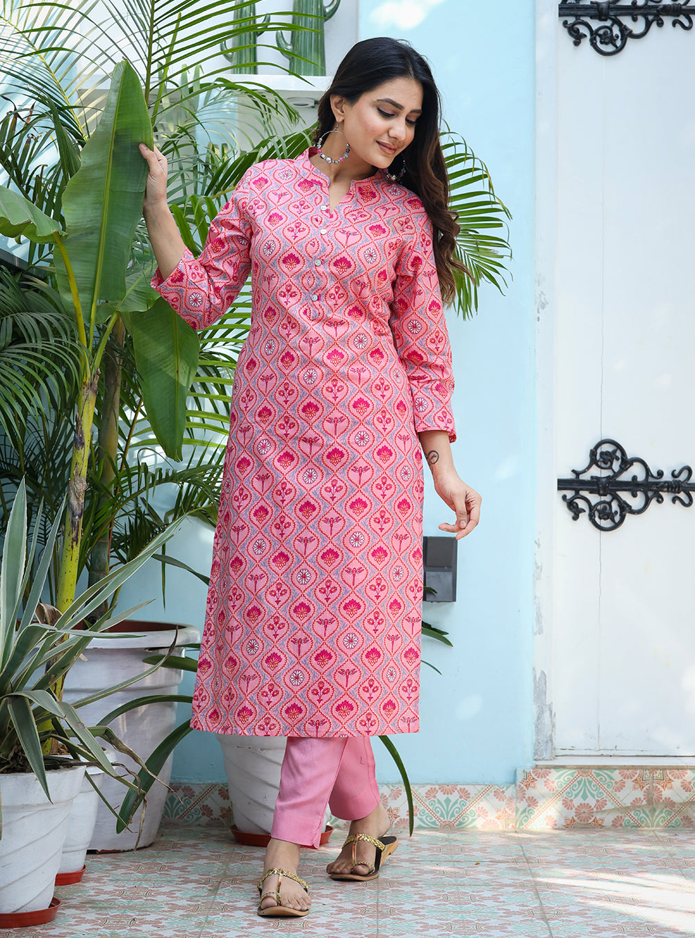 Kaajh Woman's Pink Ethnic Print Cotton Kurta Pant Set
