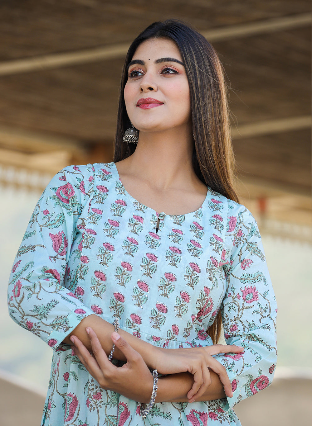 Kaajh Women's Sky Blue Floral Print Side Slit Cotton Kurta Pant Set
