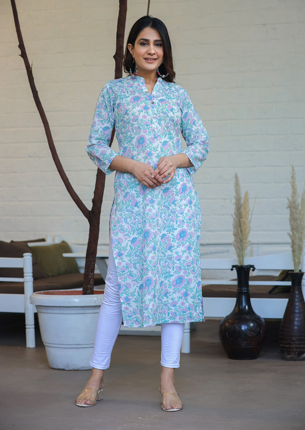 Kaajh Woman's Sky Blue Floral Print Cotton Casual Kurta