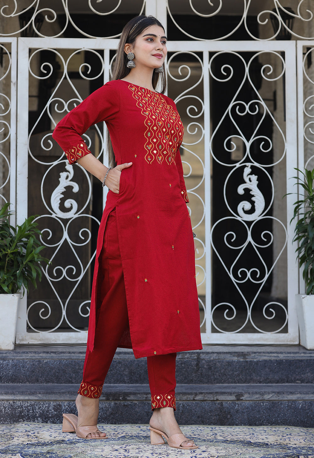 Kaajh Women's Maroon Embroidered Cotton Kurta Pant Set