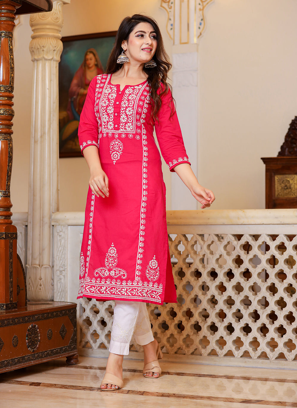 Kaajh Women's Pink Hand Embroidered Lucknow Chikankari Kurta Set With Dupatta
