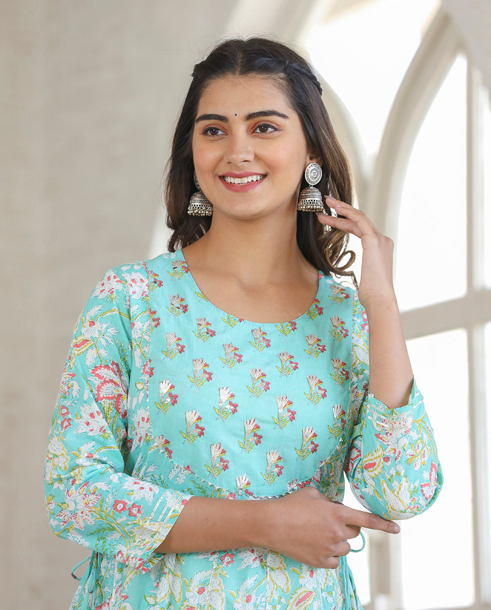 Kaajh Green Embroidered Cotton A-Line Kurta