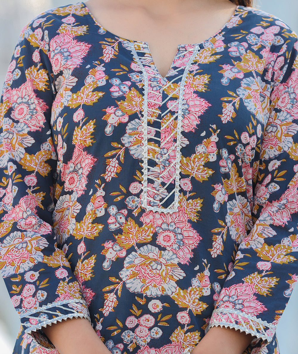 Kaajh Women's Grey Floral Printed Kurta With Sharara