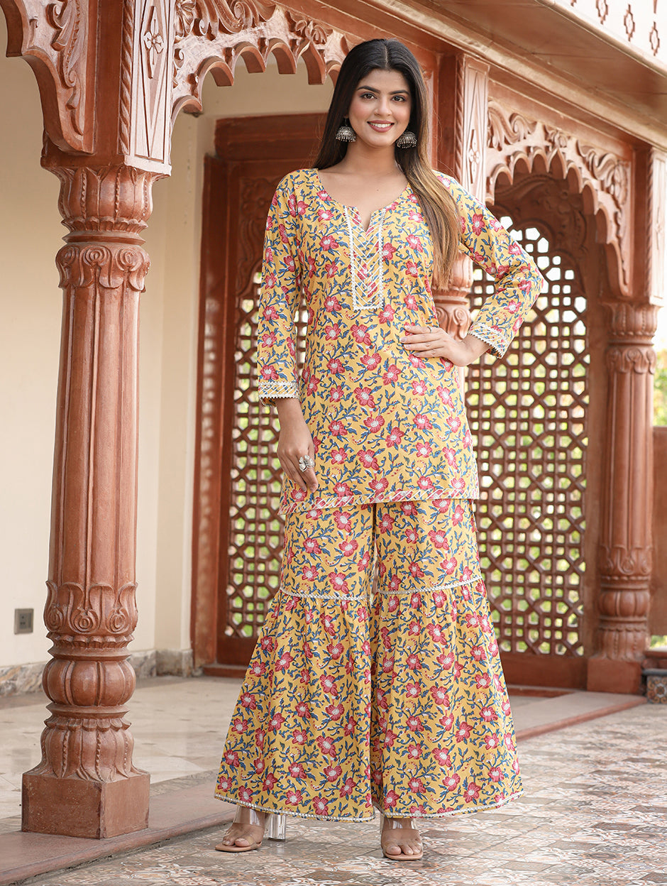 Kaajh Women's Yellow Floral Printed Kurta With Sharara