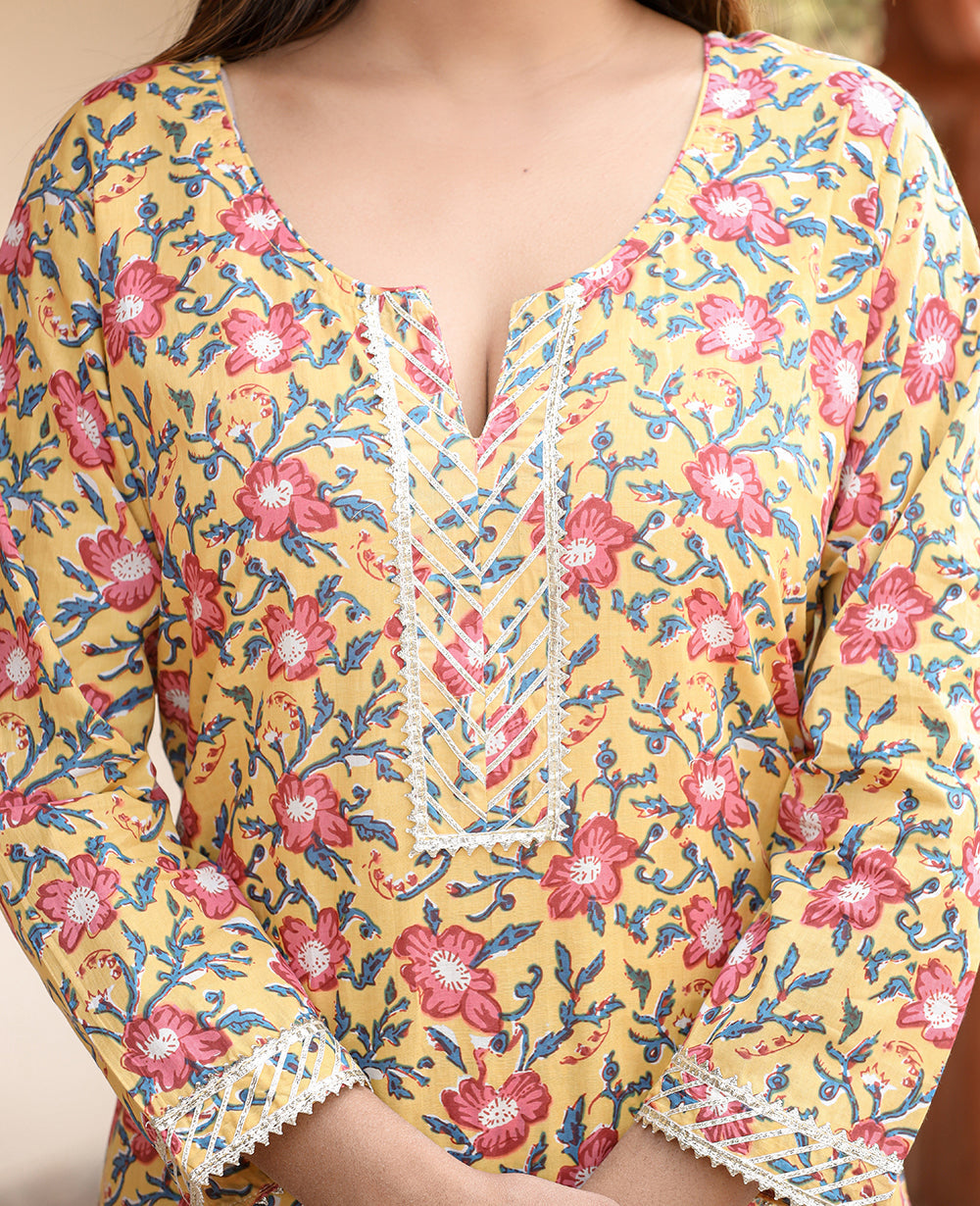 Kaajh Women's Yellow Floral Printed Kurta With Sharara