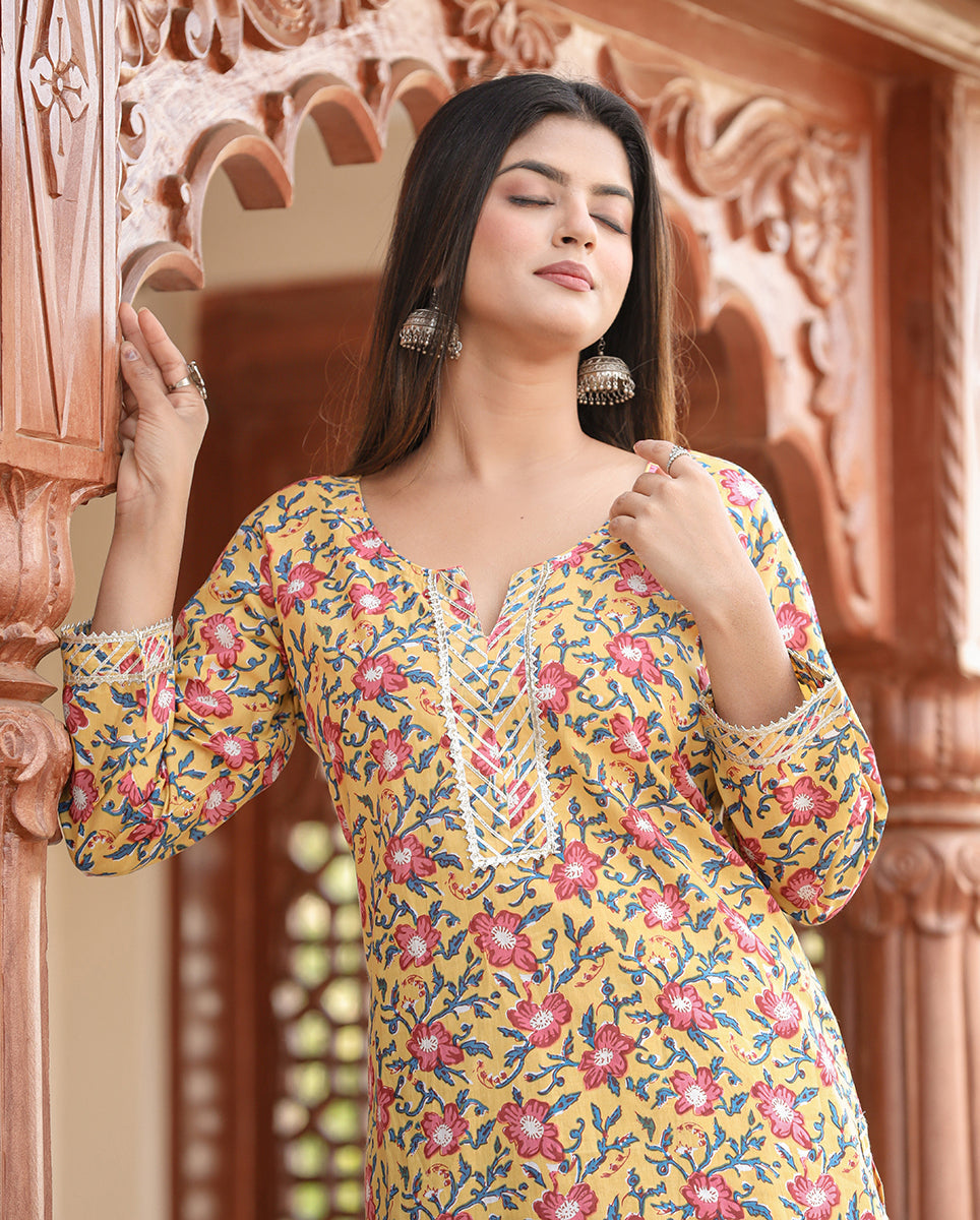 Kaajh Women's Yellow Floral Printed Kurta With Sharara