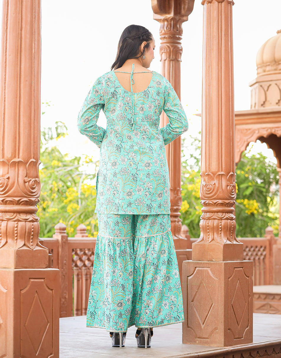 Kaajh Women's Green Floral Printed Kurta With Sharara