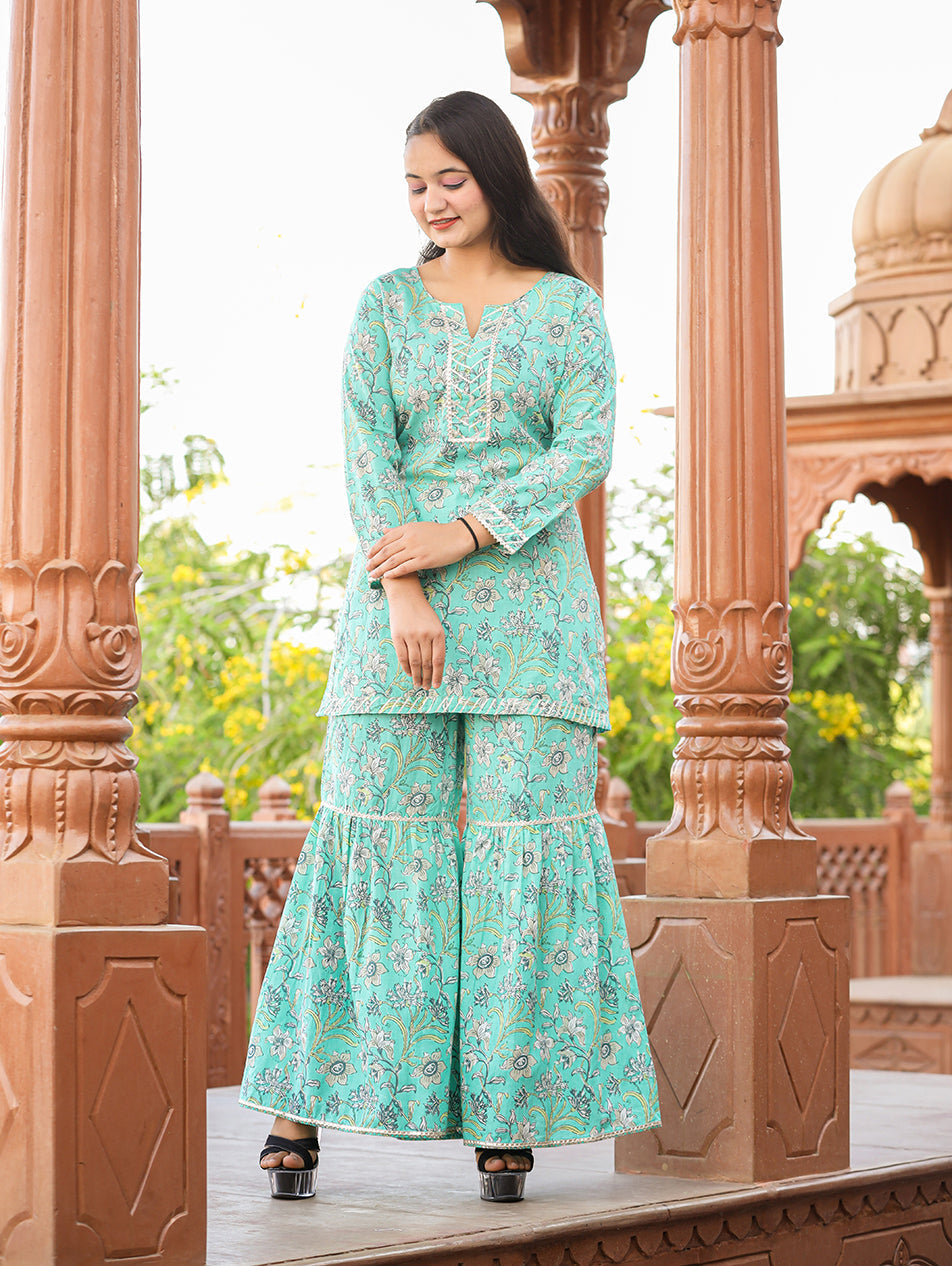 Kaajh Women's Green Floral Printed Kurta With Sharara