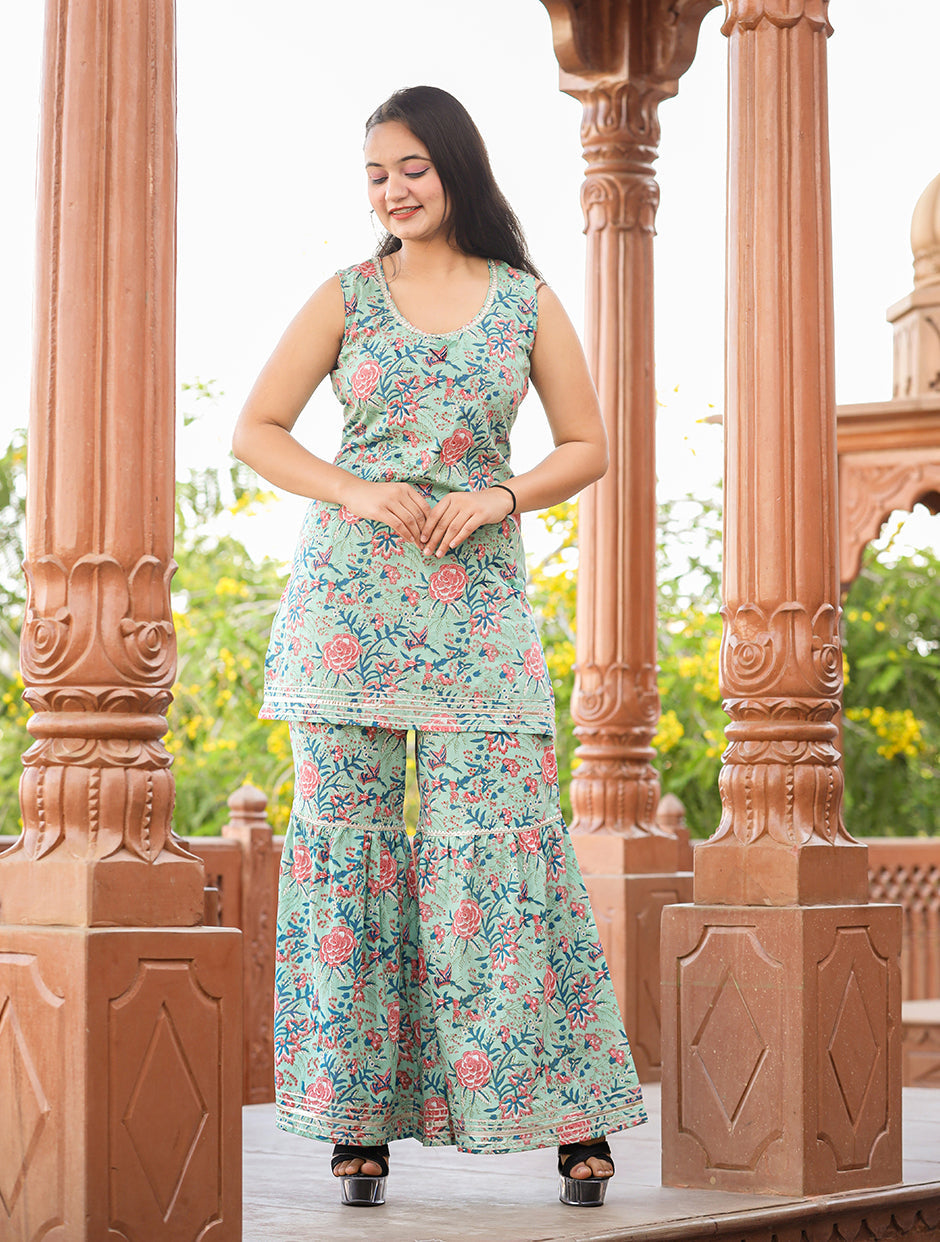 Kaajh Women's Turquoise Floral Printed Kurta With Sharara