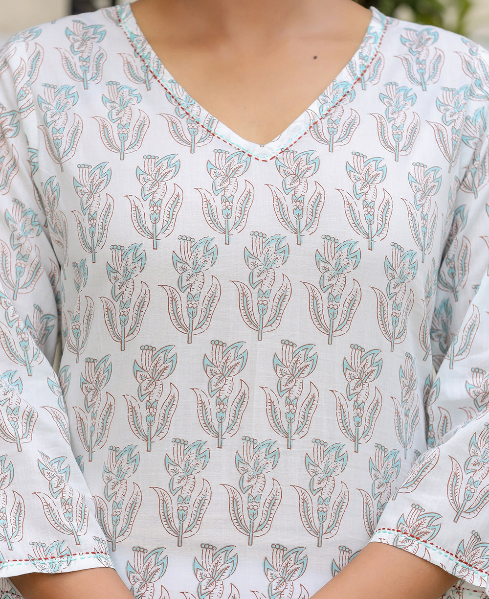 Kaajh Women's White Floral Print Cotton Casual Kurta