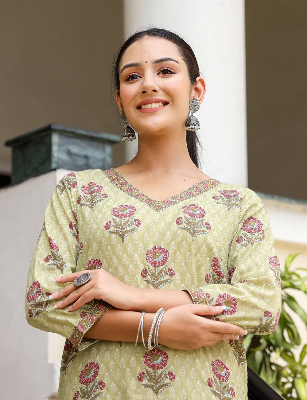 Kaajh Women's Green Floral Printed Cotton Kurta Pant Set