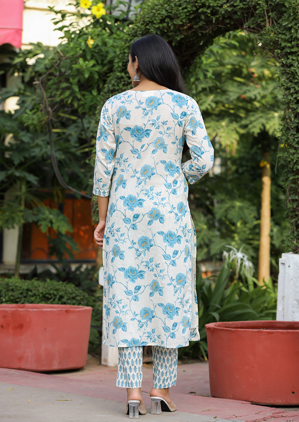 Kaajh Women's Sky Blue Floral Print Cotton Kurta Pant Set With Dupatta
