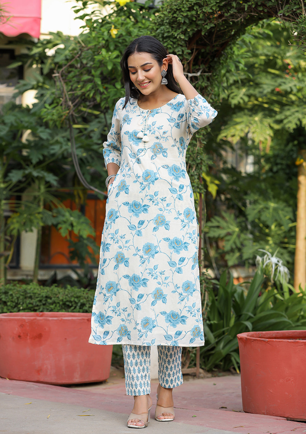 Kaajh Women's Sky Blue Floral Print Cotton Kurta Pant Set With Dupatta