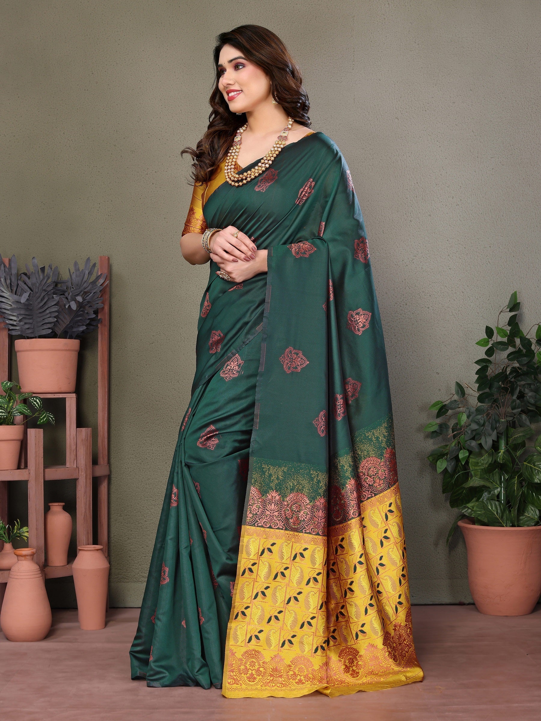 Vedant Vastram Soft Litchi Silk Kanjeevaram Saree - Green