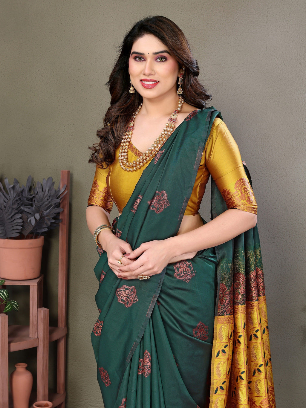 Vedant Vastram Soft Litchi Silk Kanjeevaram Saree - Green