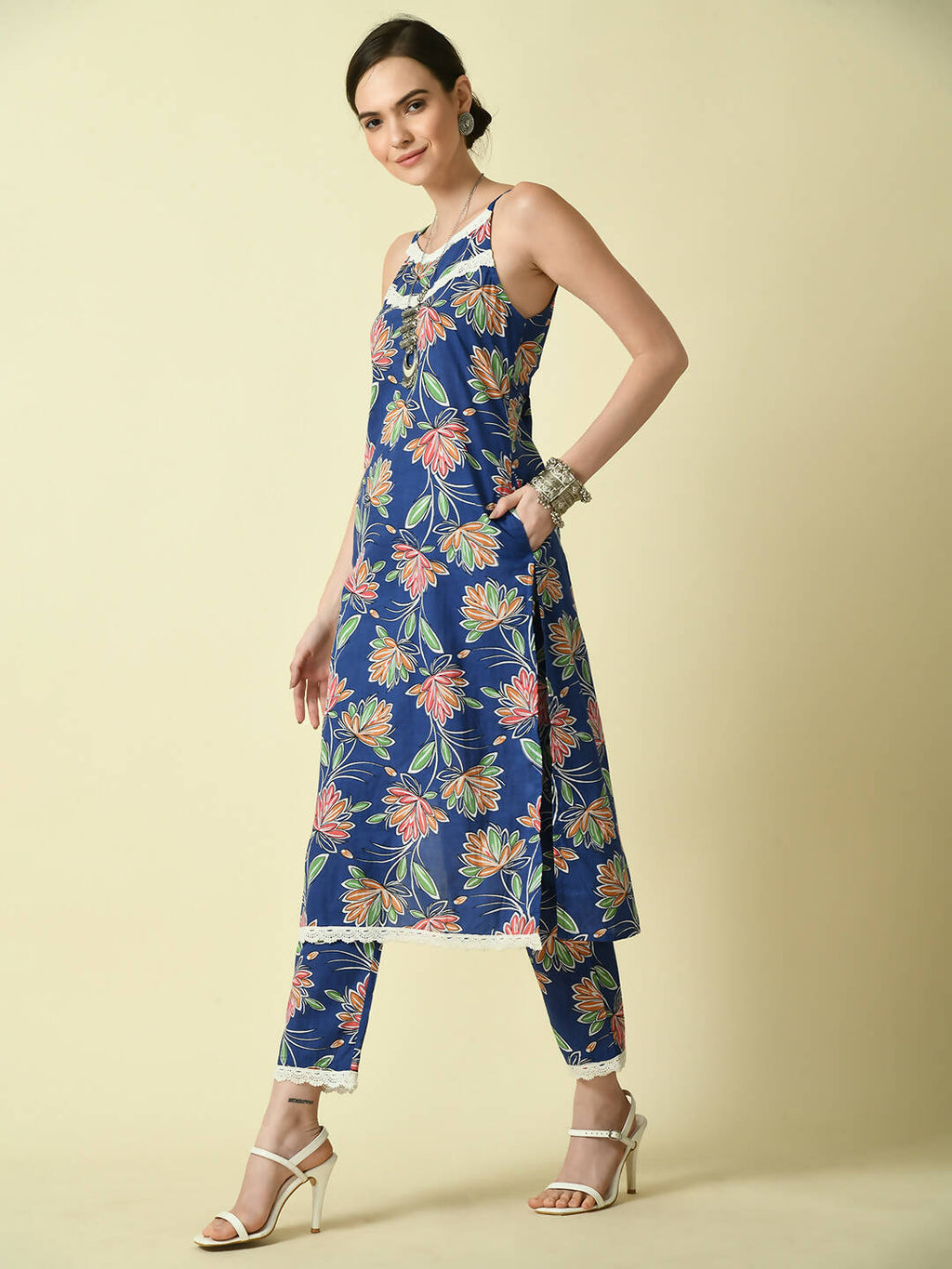 Myshka Women's Blue Printed Kurta With Trouser