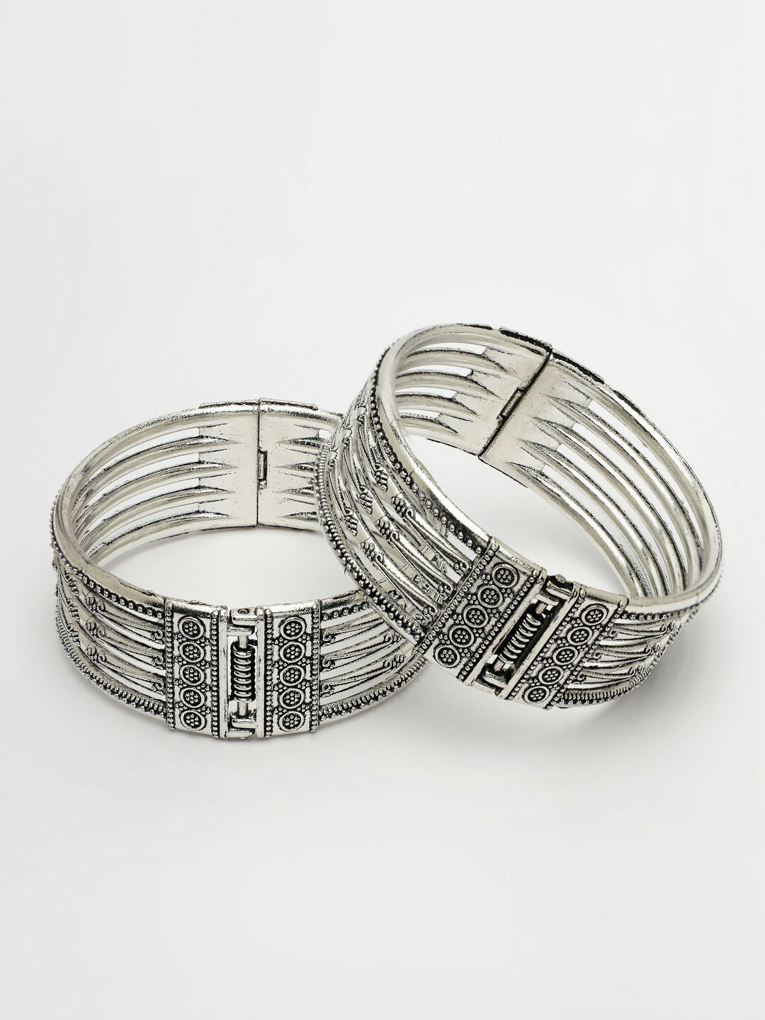 NVR Women's Silver-Toned German Silver Oxidised Kada Bangle