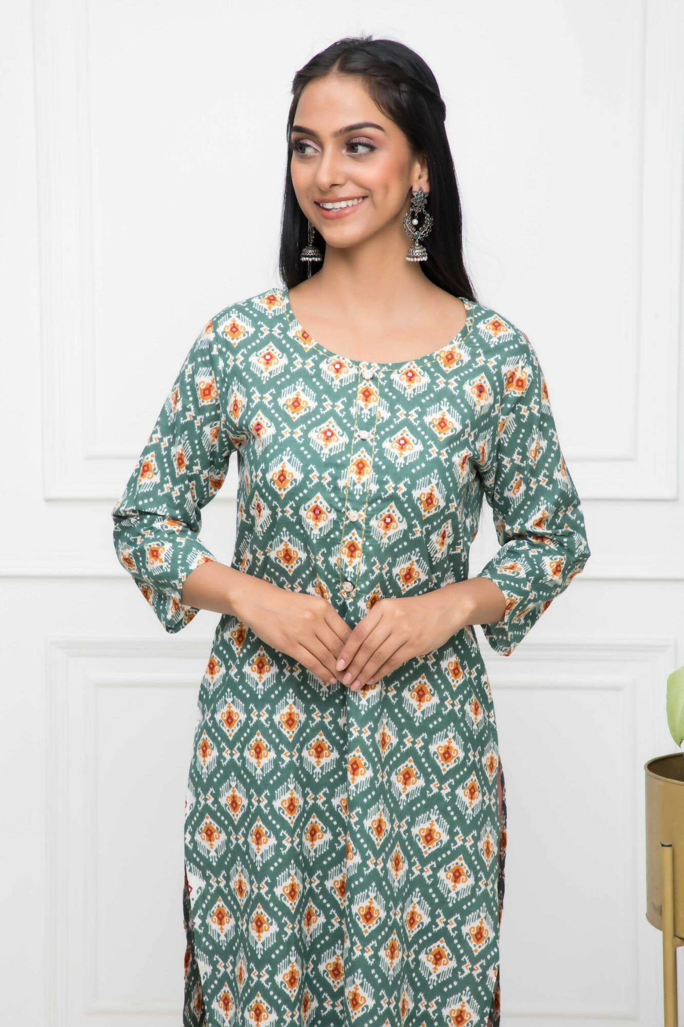 Myshka Multi Floral Cotton Straight Round Neck Women Kurtas