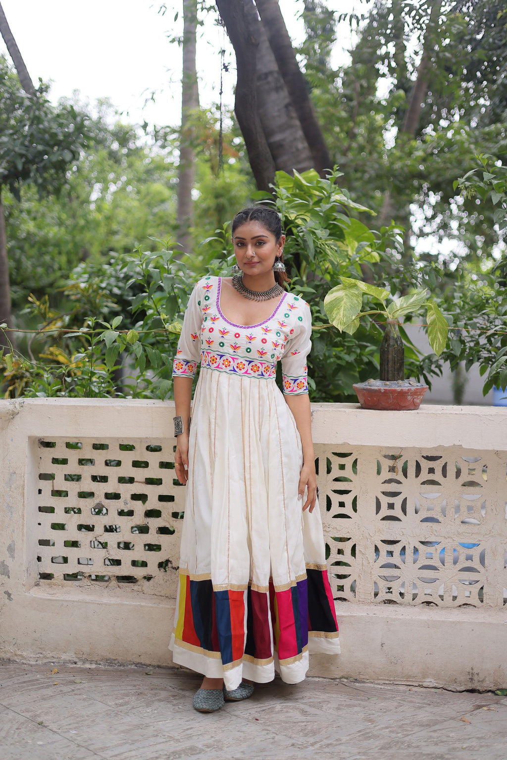 Lorenvalley Fashion White Roman Silk with Thread work & Gota Lace embellished Work Gown